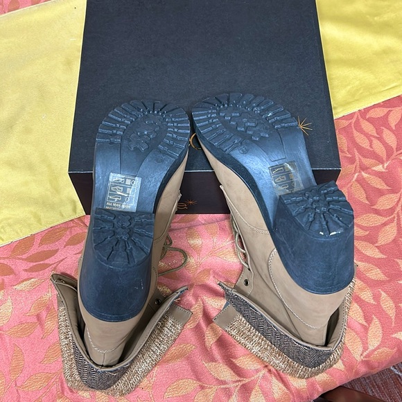 Womens Chunky Boots - Picture 3 of 3